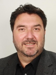 Portretfoto van Jur Botter, wethouder Kunst en Cultuur in Haarlem