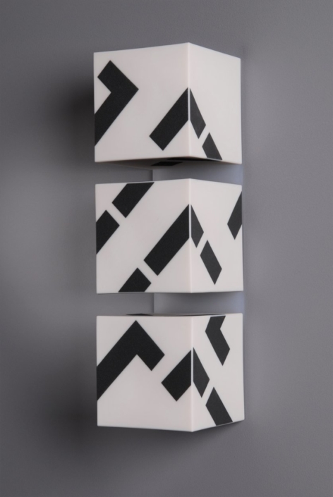 2-300 Cube Series 2019 porselein-plexiglas 30×8